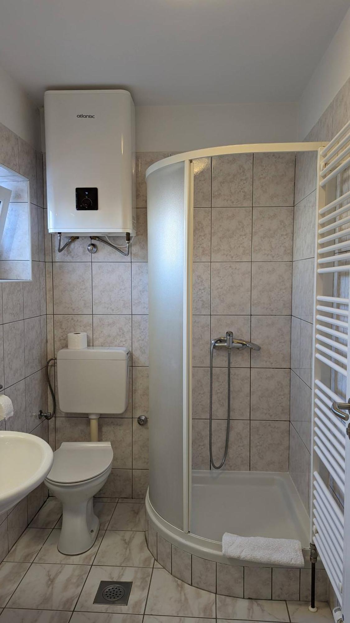 Apartments Kety - Central Heating ซริกเวนิซา ภายนอก รูปภาพ