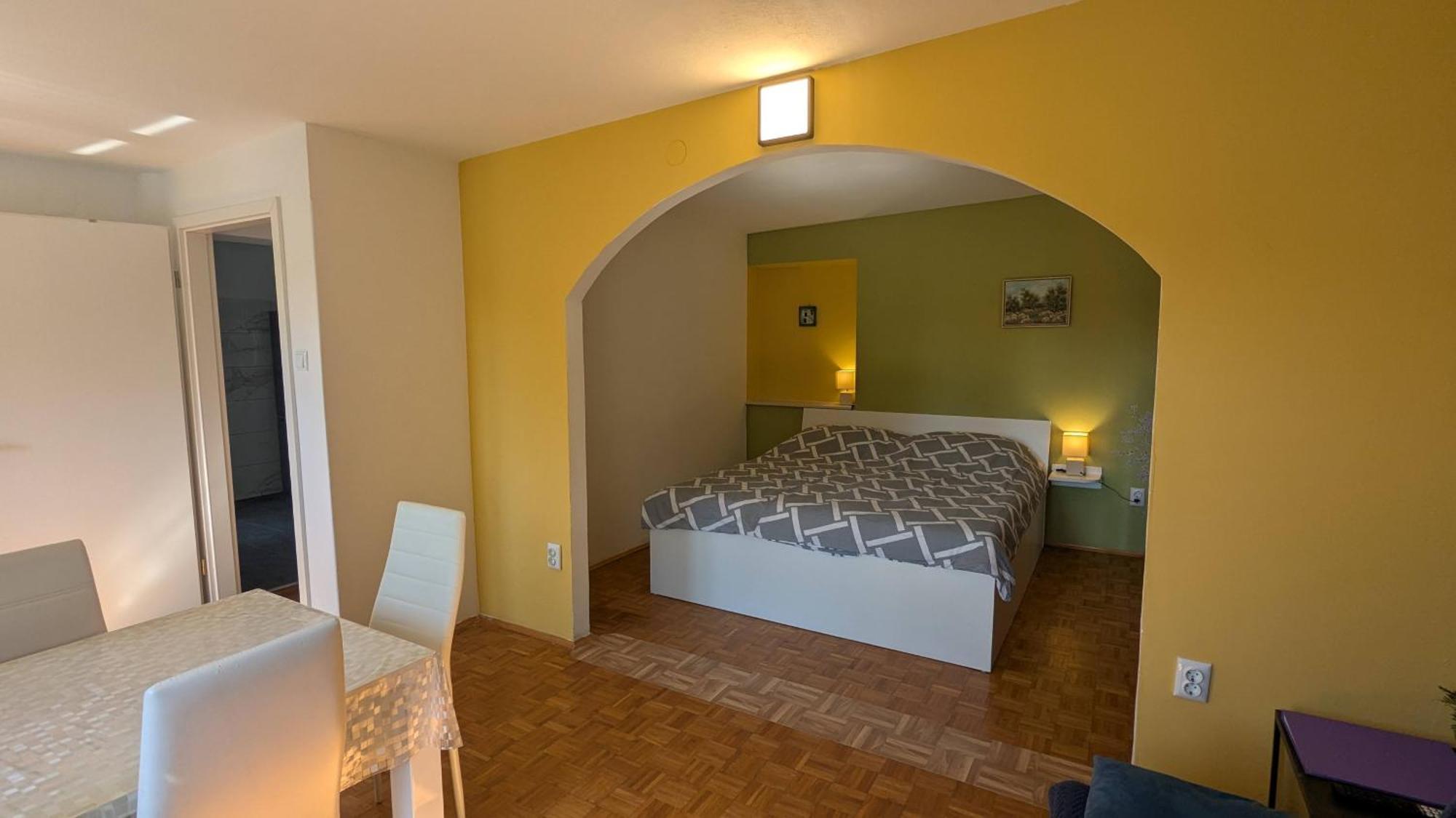 Apartments Kety - Central Heating ซริกเวนิซา ภายนอก รูปภาพ