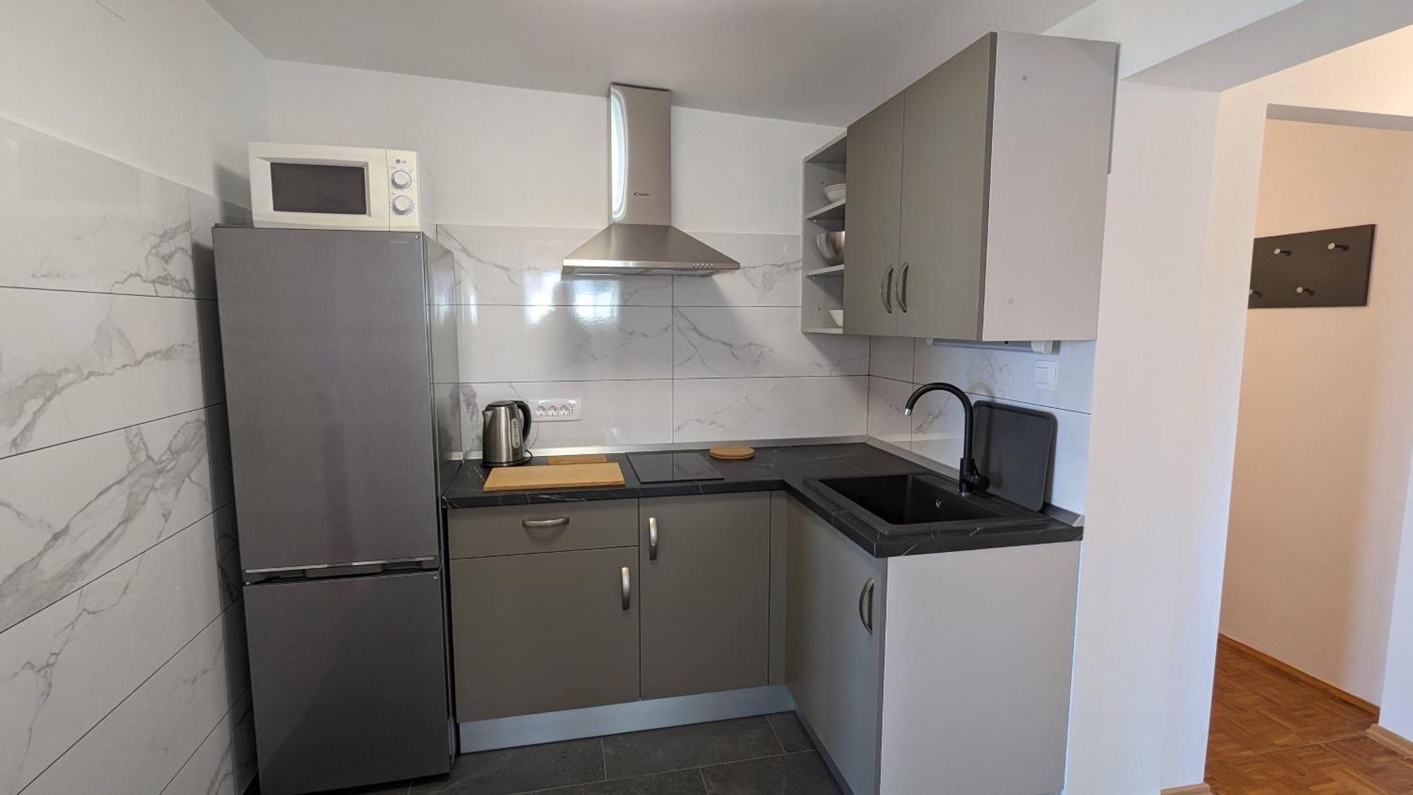 Apartments Kety - Central Heating ซริกเวนิซา ภายนอก รูปภาพ