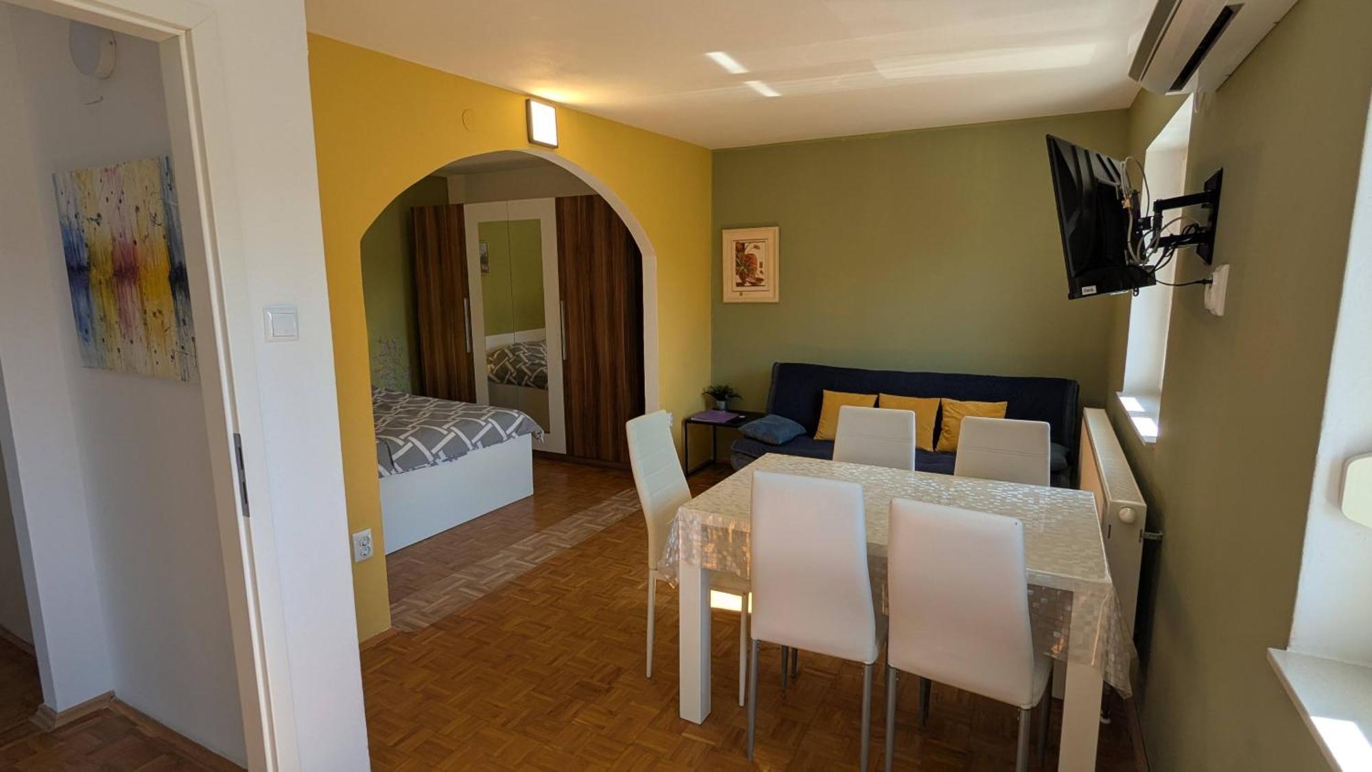 Apartments Kety - Central Heating ซริกเวนิซา ภายนอก รูปภาพ