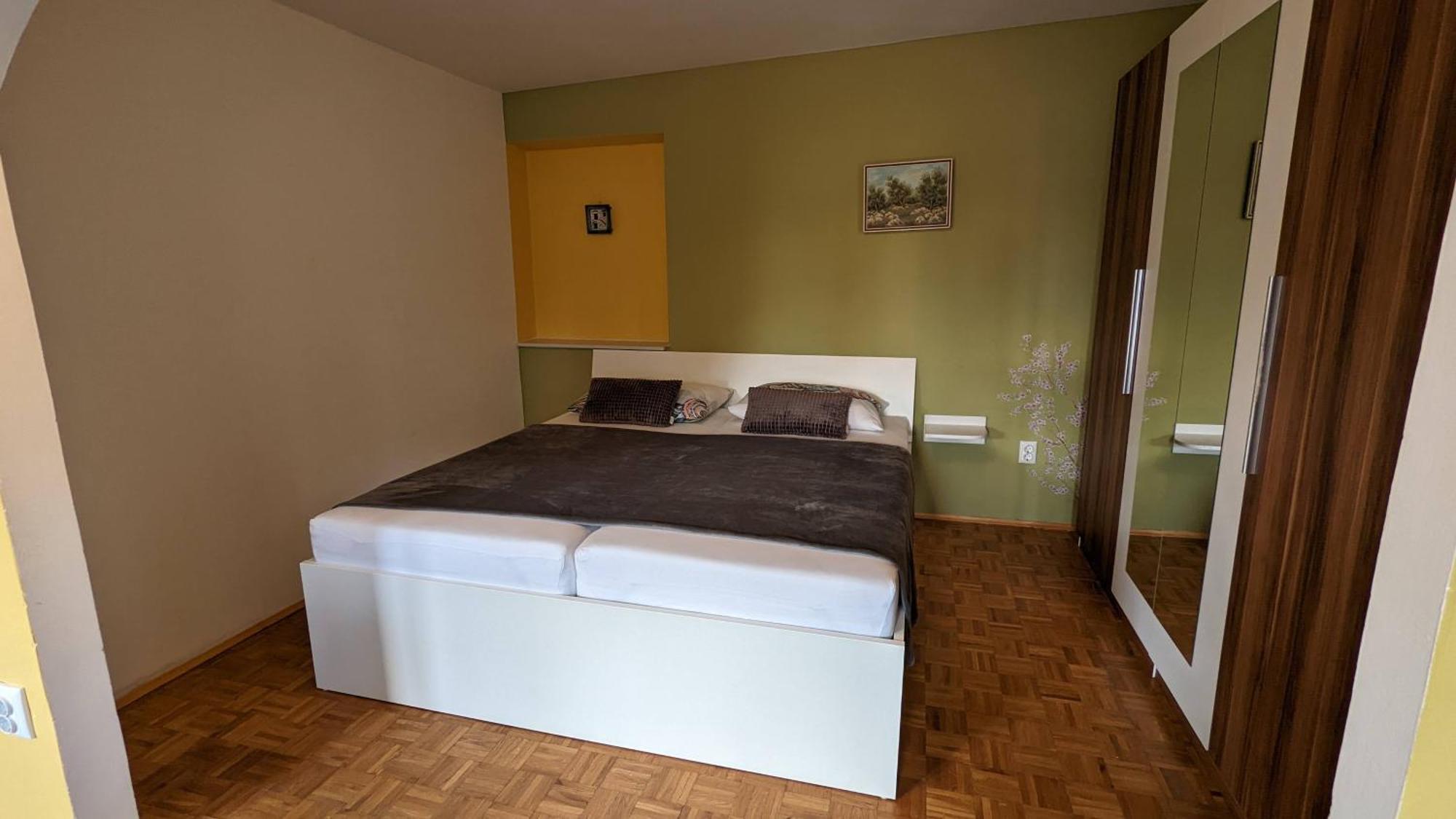 Apartments Kety - Central Heating ซริกเวนิซา ห้อง รูปภาพ